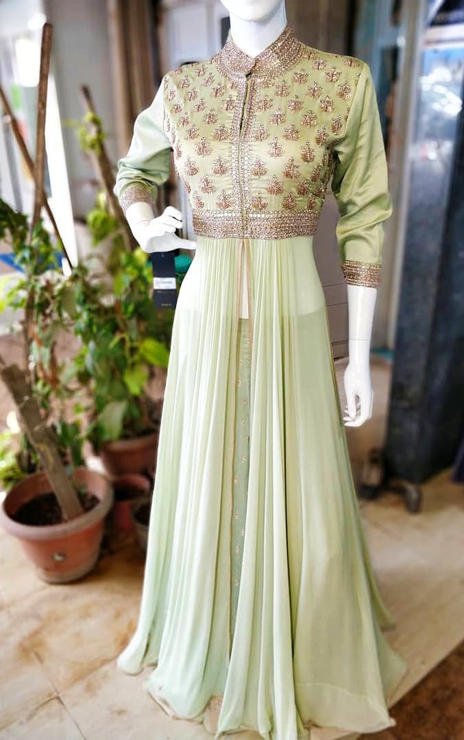 Clothing,Dress,White,Green,Gown,Sleeve,Formal wear,Fashion,Lady,A-line