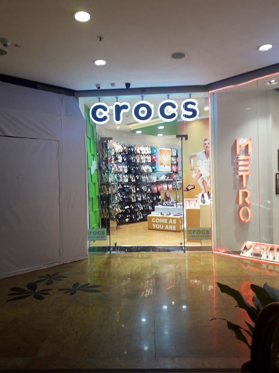 forum mall crocs
