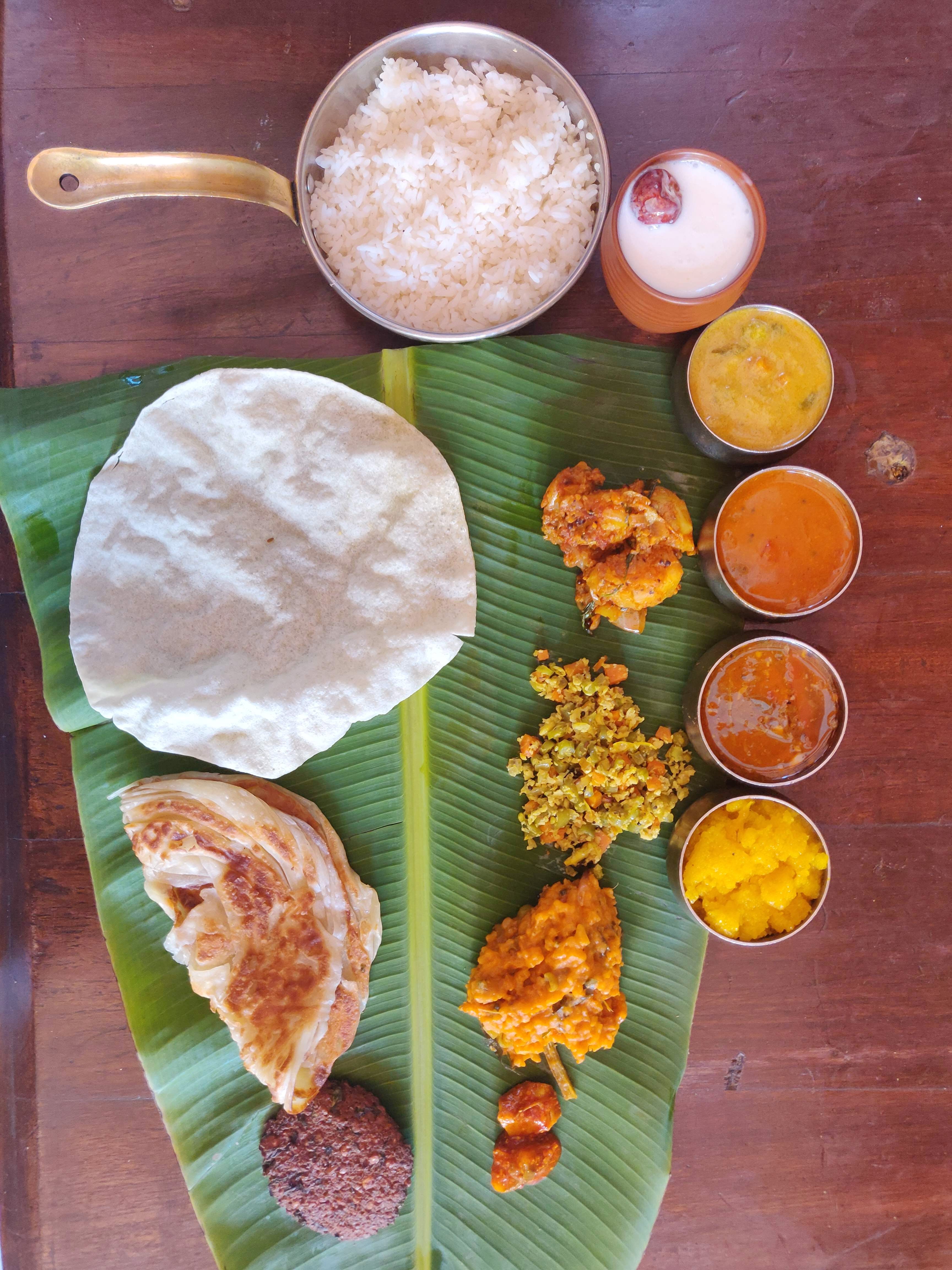 Dish,Food,Cuisine,Ingredient,Meal,Indian cuisine,Pathiri,Breakfast,Vegetarian food,Chutney