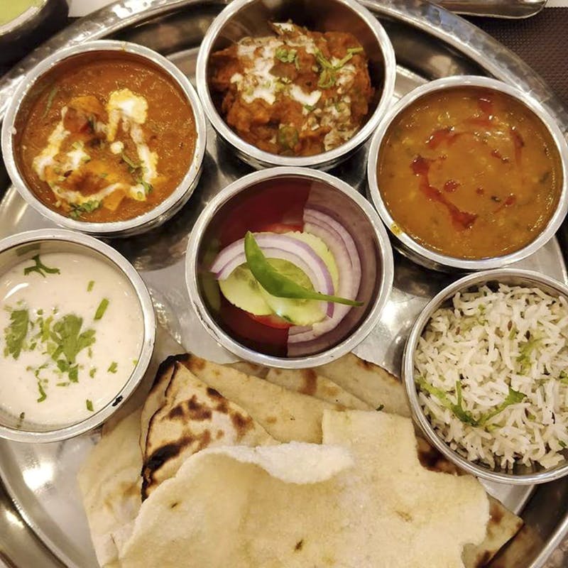 Dish,Food,Cuisine,Naan,Raita,Ingredient,Meal,Punjabi cuisine,Lunch,Curry