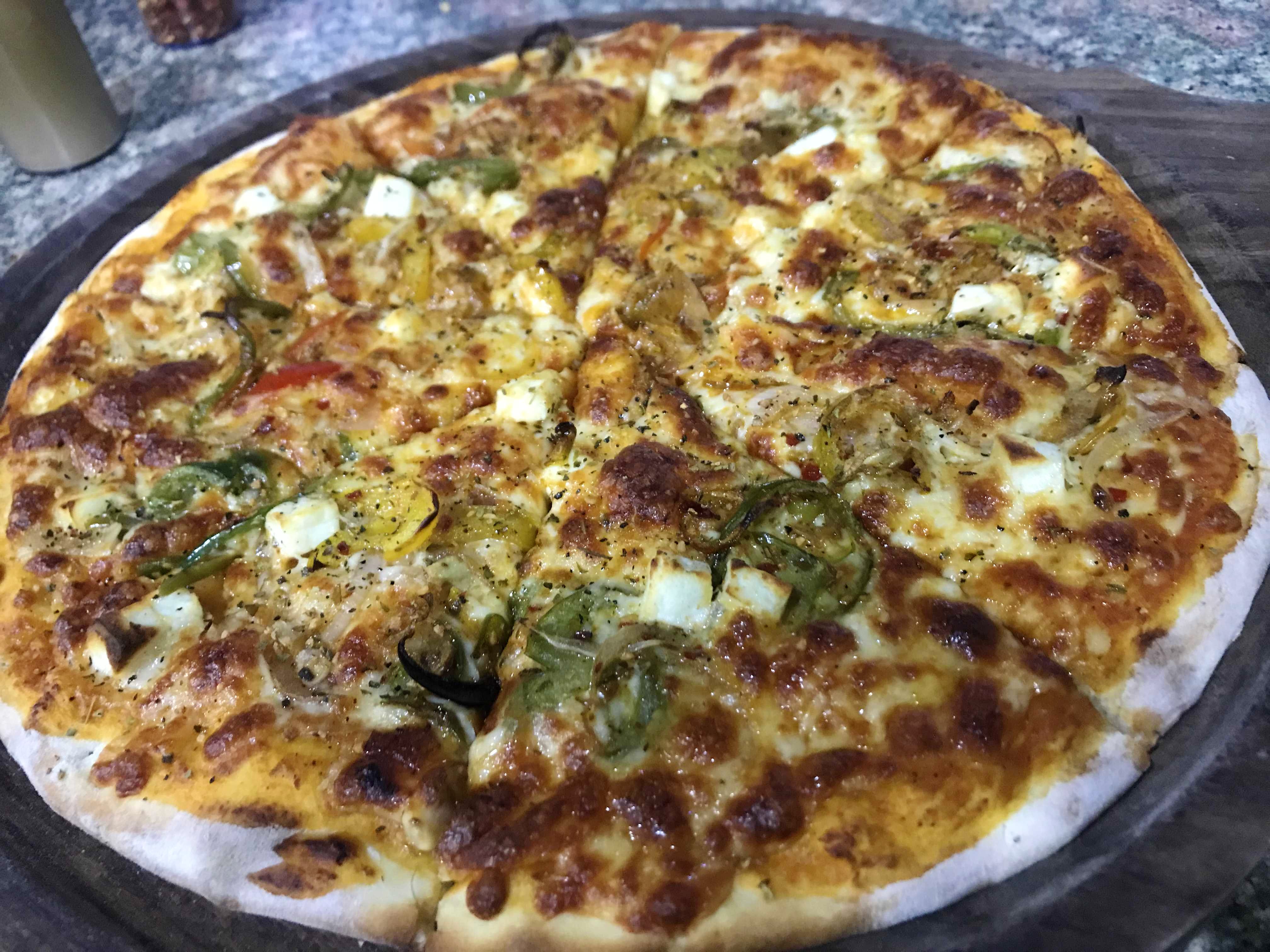 Dish,Food,Cuisine,Pizza,California-style pizza,Pizza cheese,Ingredient,Tarte flambée,Sicilian pizza,Flatbread