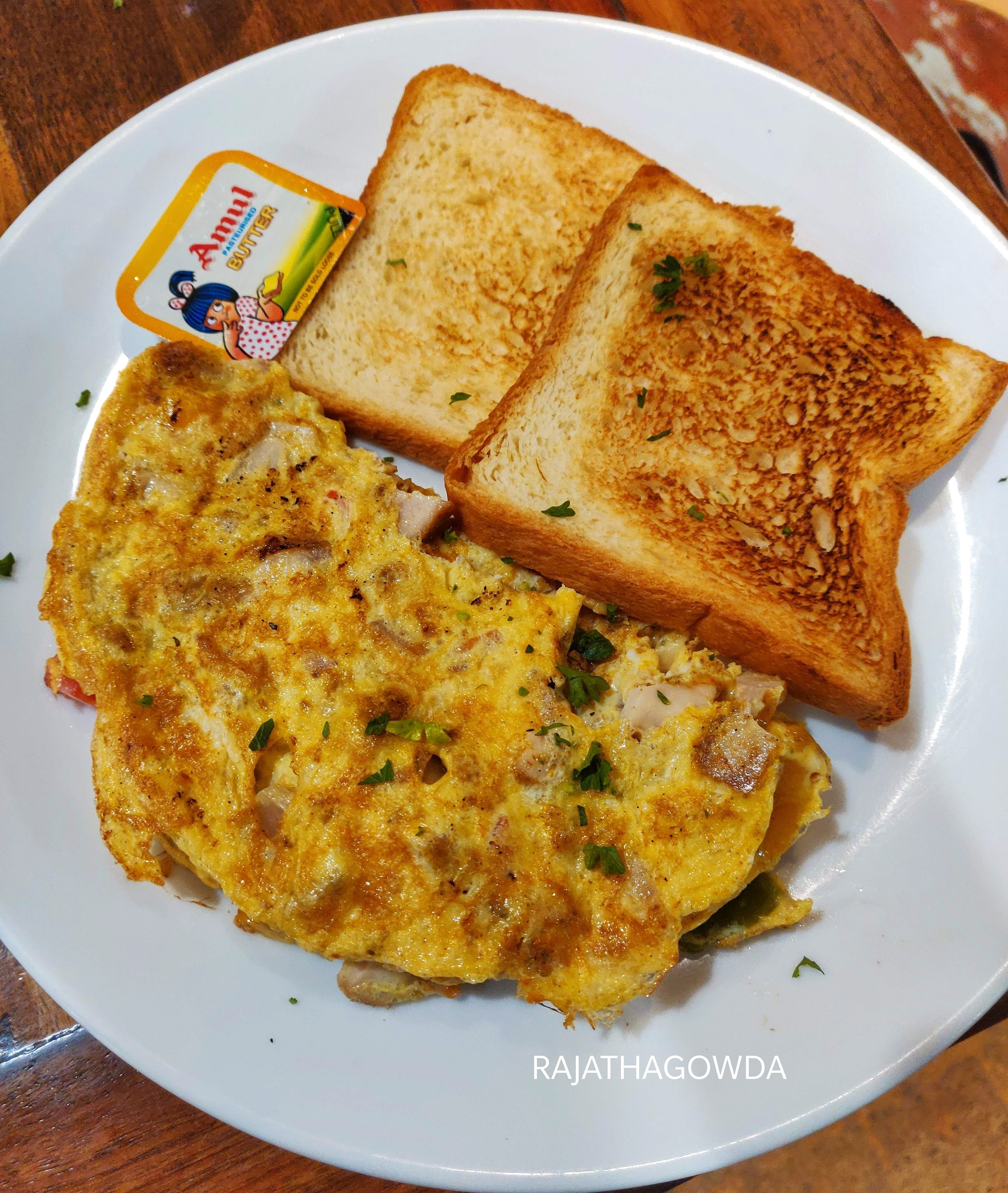 Dish,Food,Cuisine,Ingredient,Meal,Breakfast,Omelette,Texas toast,Toast,Produce