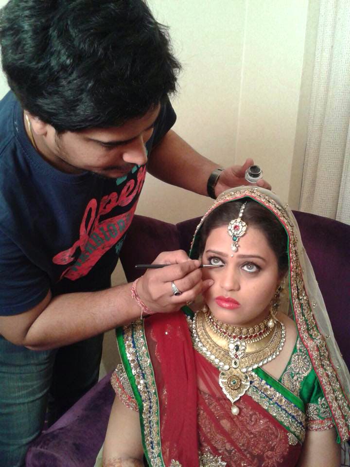 Mehndi,Bride,Tradition,Pattern,Design,Sari,Ceremony,Makeover,Jewellery,Marriage