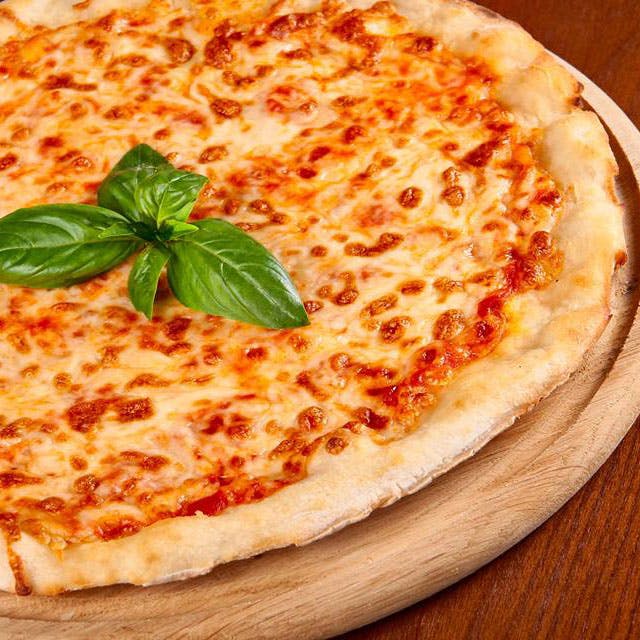 Dish,Food,Cuisine,Pizza,Pizza cheese,Ingredient,Tarte flambée,California-style pizza,Flatbread,Sicilian pizza