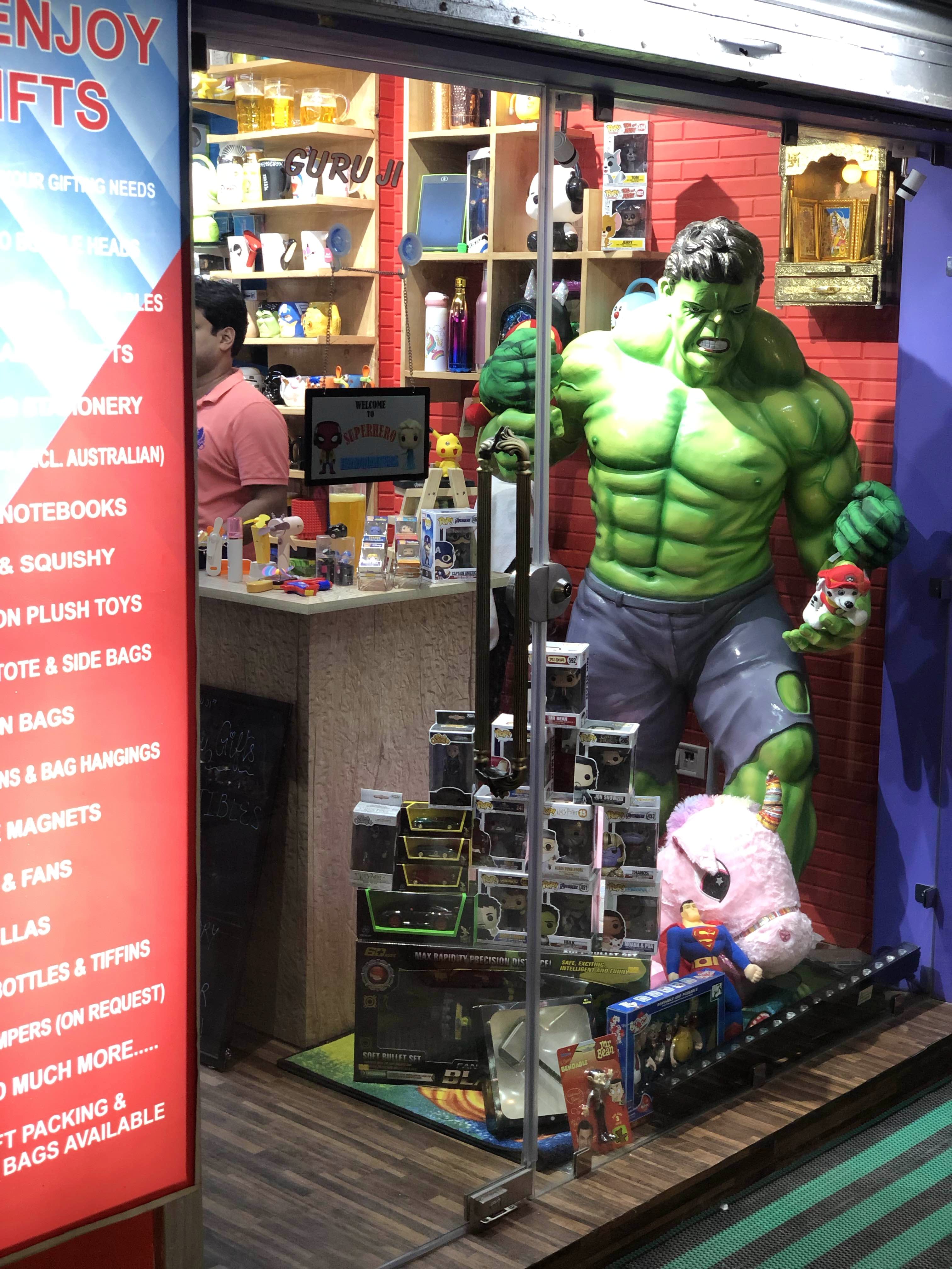 Hulk,Superhero,Fictional character,Toy,Action figure,Iron man,Hero,Avengers
