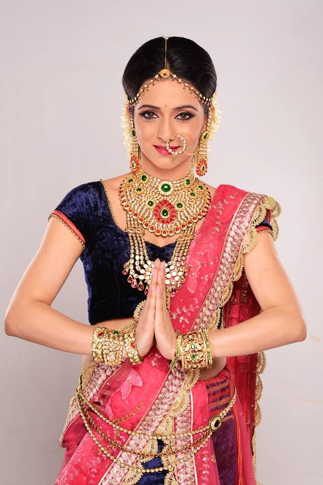 Sari,Beauty,Tradition,Lady,Photo shoot,Jewellery,Pink,Makeover,Fashion accessory,Abdomen