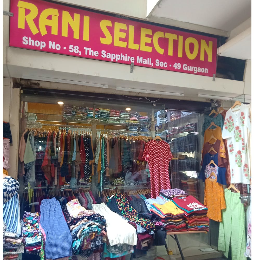 Outlet store,Selling,Building,Retail,Boutique,Textile,Bazaar,Trade,Shopping,Marketplace