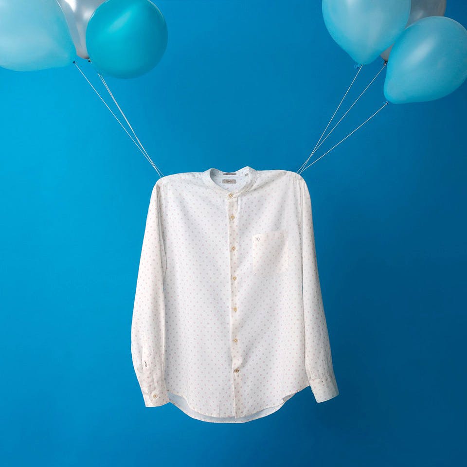 White,Blue,Clothing,Turquoise,Outerwear,Design,T-shirt,Sleeve,Balloon,Pattern