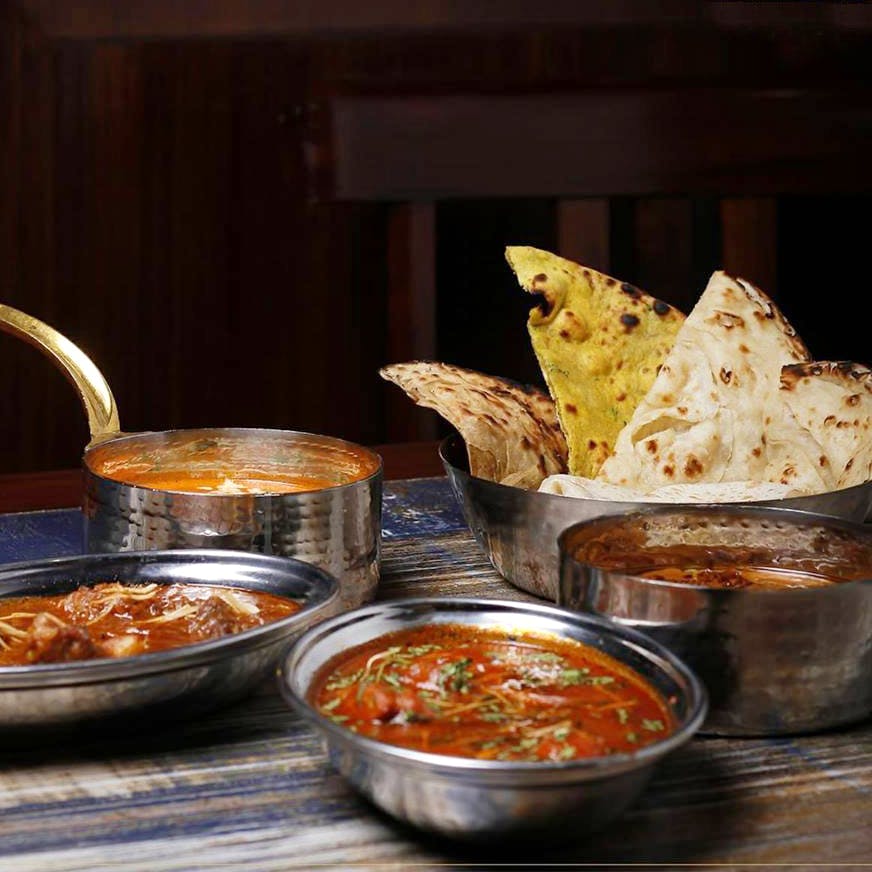 Dish,Food,Cuisine,Ingredient,Chapati,Naan,Muhammara,Punjabi cuisine,Flatbread,Curry