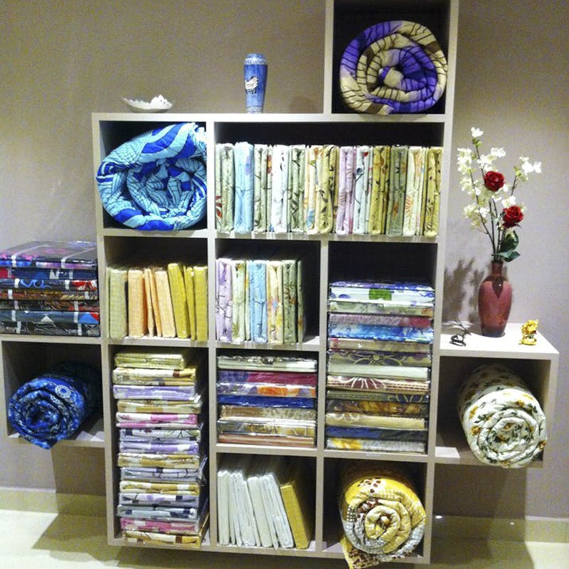 Shelf,Shelving,Collection,Bookcase,Furniture,Room,Display case,Book