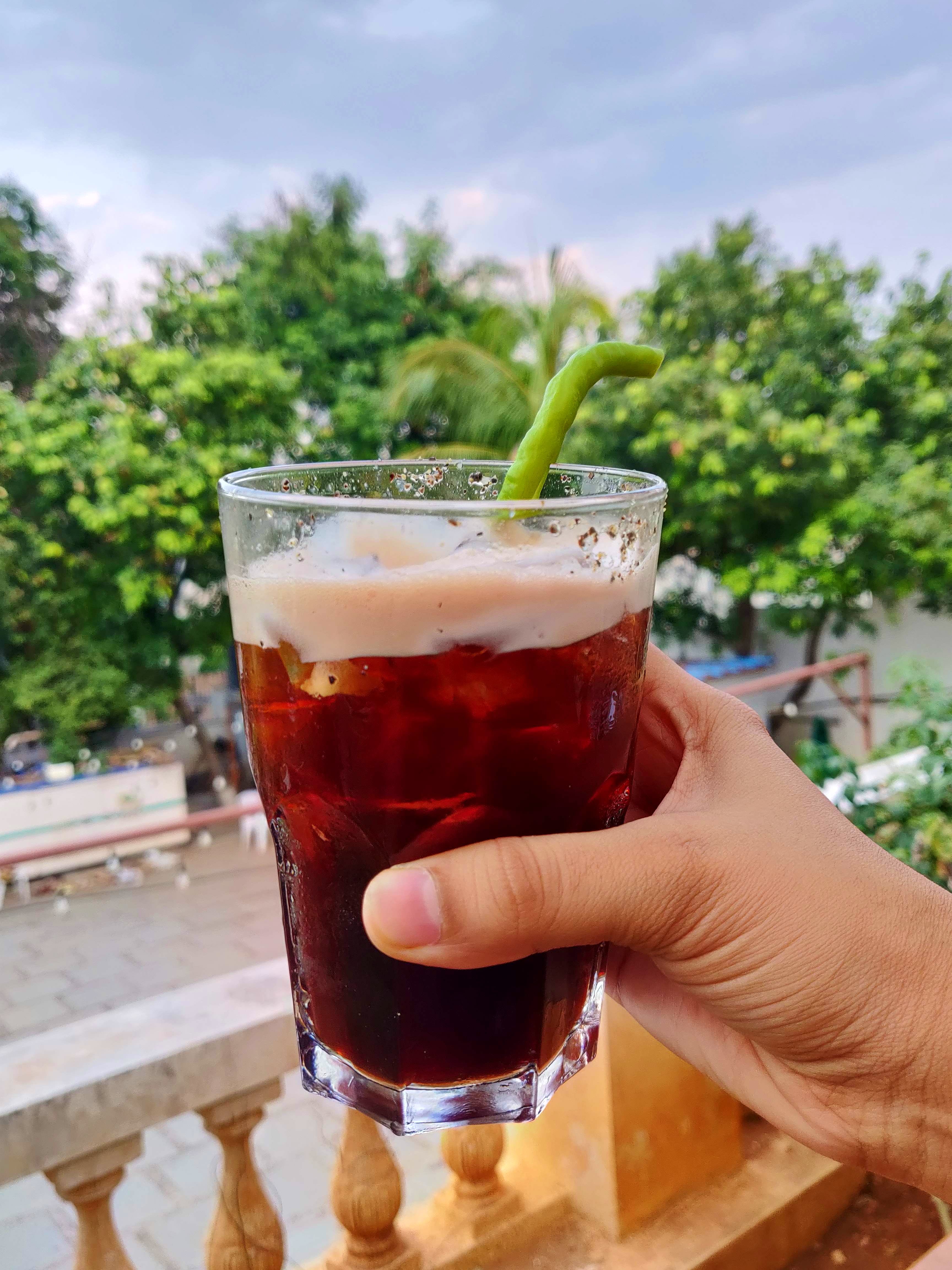 Drink,Cuba libre,Alcoholic beverage,Tinto de verano,Kalimotxo,Cocktail,Distilled beverage,Pimm's,Food,Liqueur