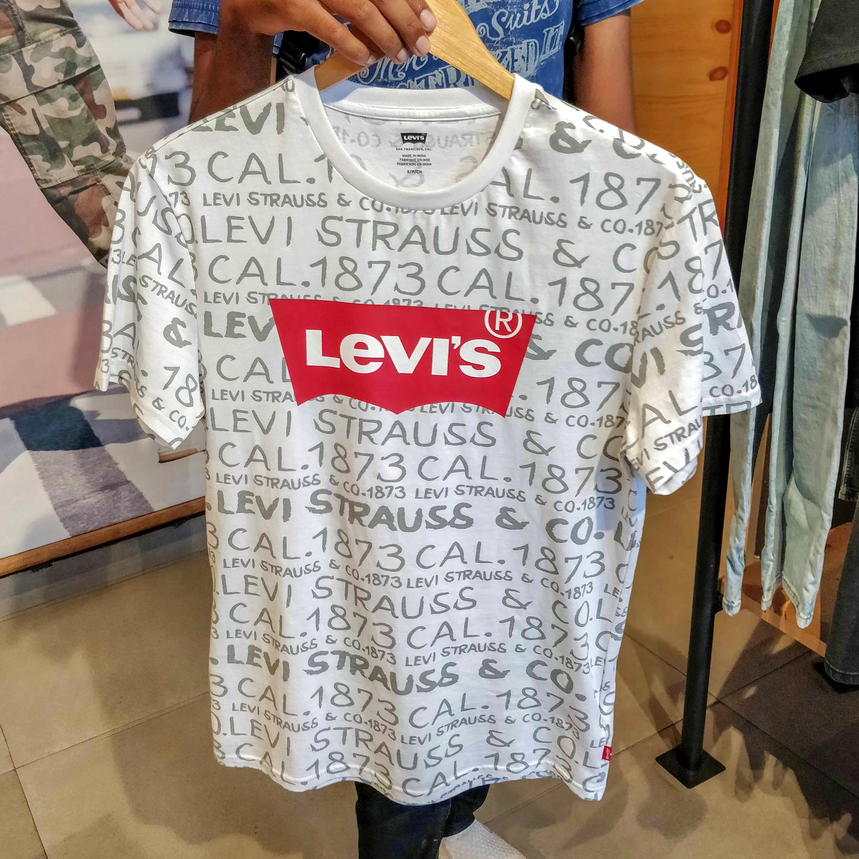 T-shirts From Levis | LBB