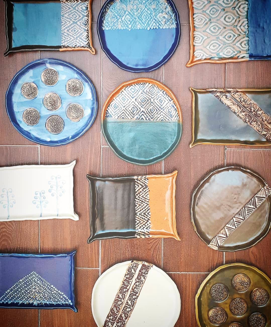 Wall,Circle,Pattern,Tile,Wood,Plate,Window,Metal,Art