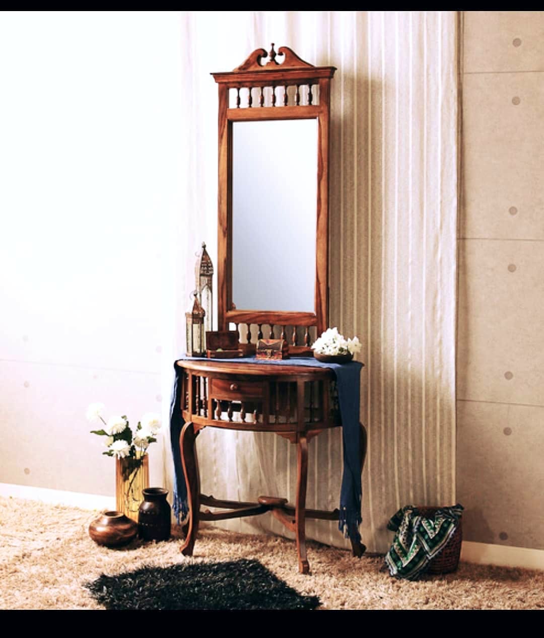 Furniture,Table,Chair,Room,Mirror,Still life photography,Antique,Interior design