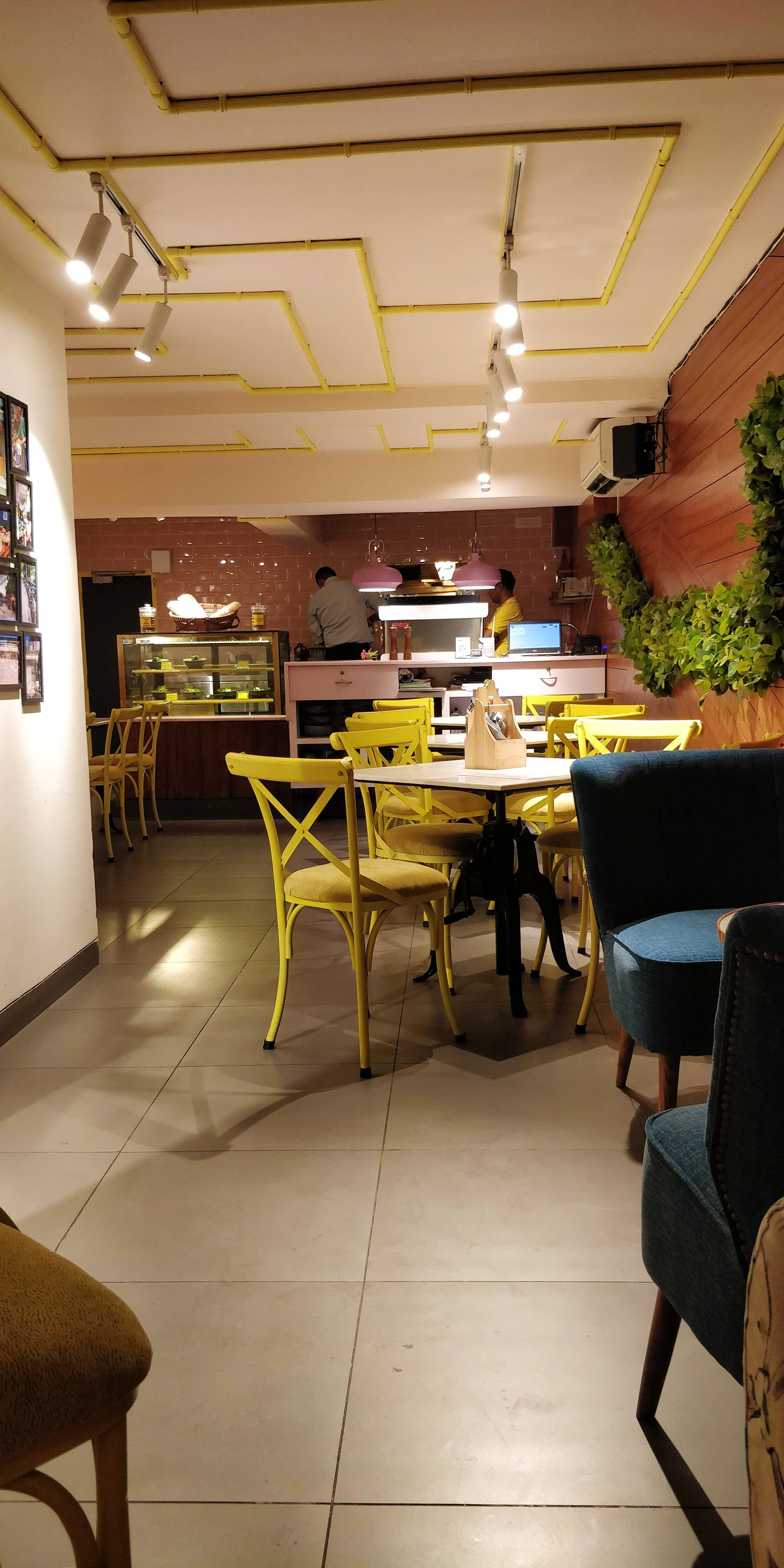 LEVEL 2, New Delhi - Restaurant Reviews, Photos & Phone Number