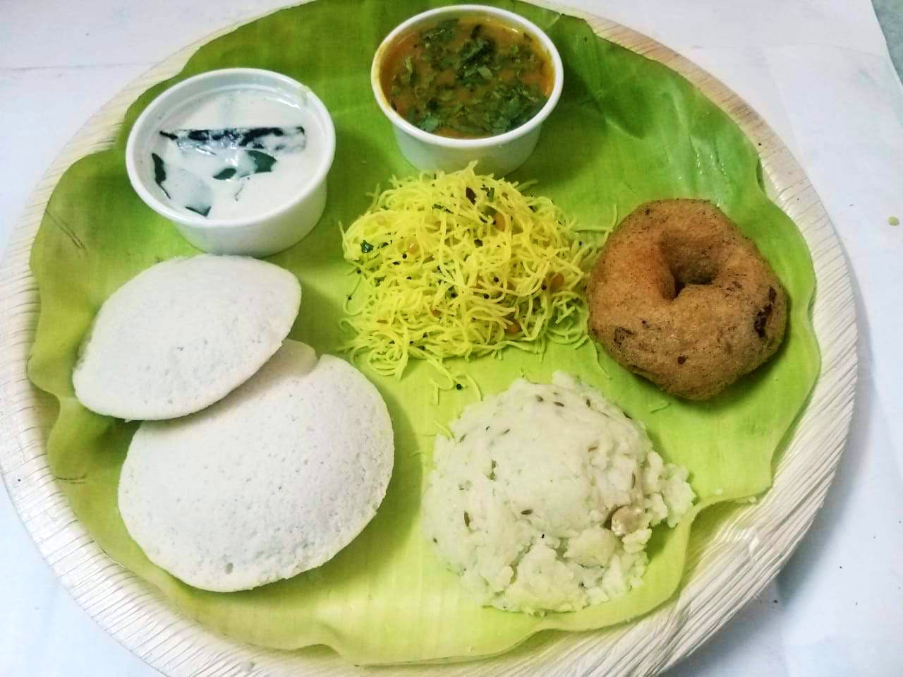 Dish,Food,Cuisine,Idli,Ingredient,Meal,Produce,Vegetarian food,Comfort food,Tamil food
