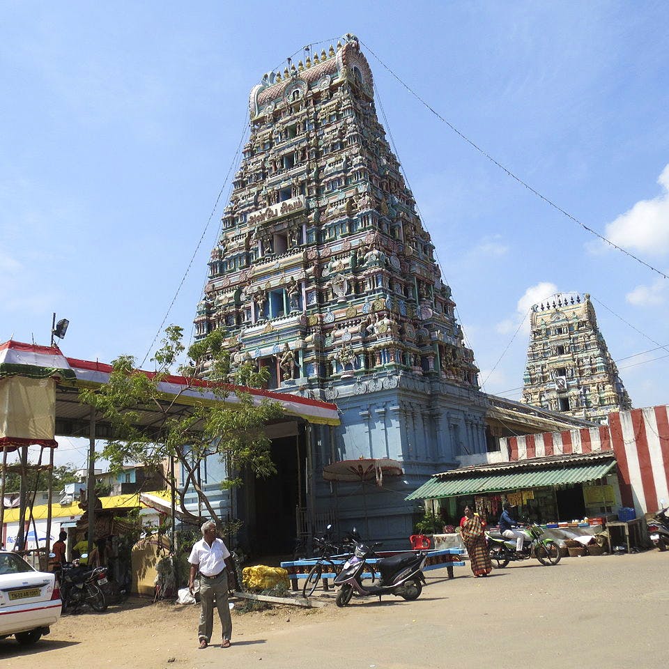 Hindu temple,Temple,Building,Place of worship,Landmark,Architecture,Transport,Temple,Historic site,City