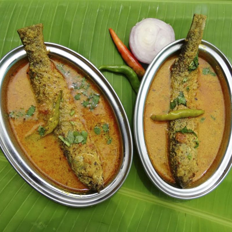 Dish,Food,Cuisine,Curry,Fish head curry,Ingredient,Fish,Produce,Fried fish,Recipe