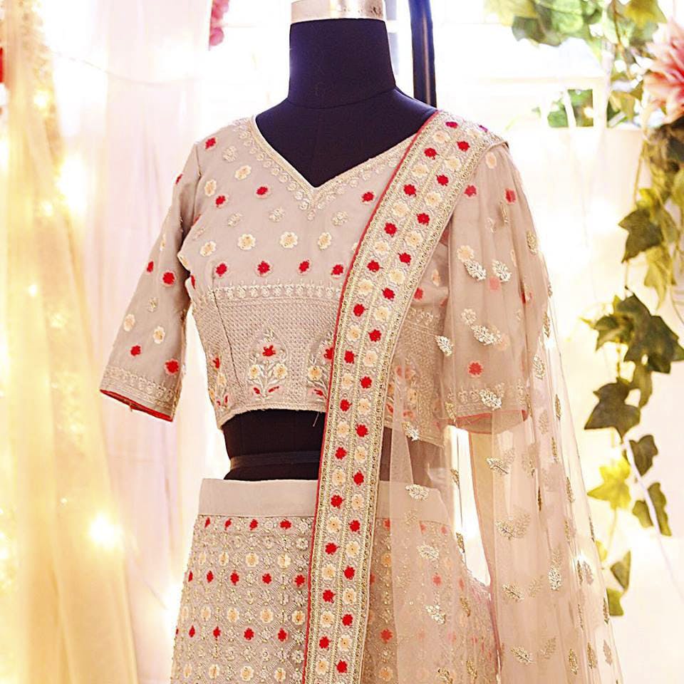 Clothing,White,Pink,Outerwear,Sleeve,Pattern,Dress,Polka dot,Costume,Peach