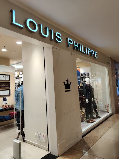 Louis Philippe – Forum Malls