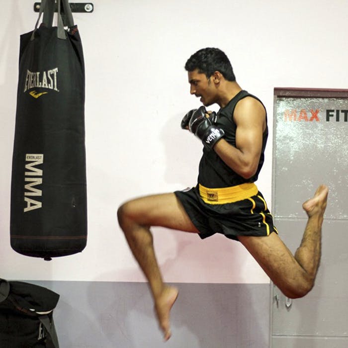 Punching bag,Individual sports,Punch,Kick,Muay thai,Strike,Contact sport,Kickboxing,Striking combat sports,Muscle