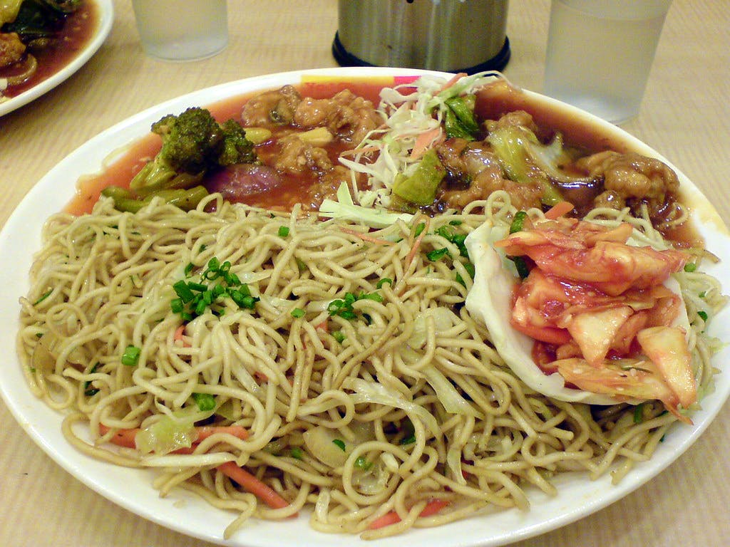 Dish,Food,Cuisine,Noodle,Wonton noodles,Spaghetti,Chow mein,Capellini,Hokkien mee,Ingredient