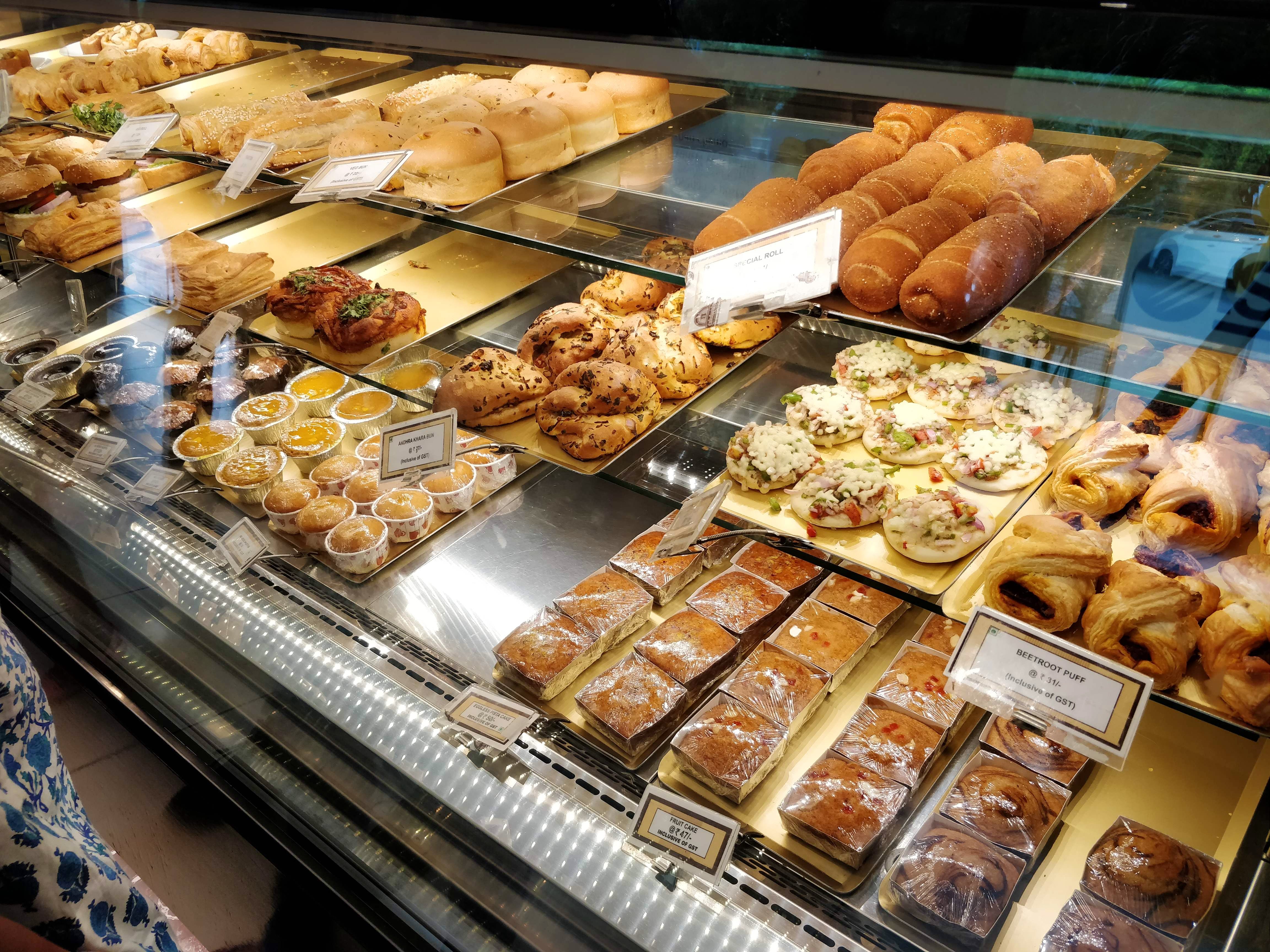 Food,Cuisine,Dish,Bakery,Pâtisserie,Delicacy,Danish pastry,Pastry,Ingredient,Display case