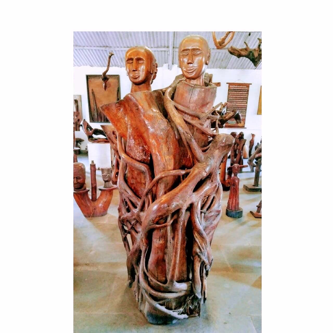 Sculpture,Statue,Art,Carving,Human body,Classical sculpture,Wood,Ceramic,Furniture,Figurine