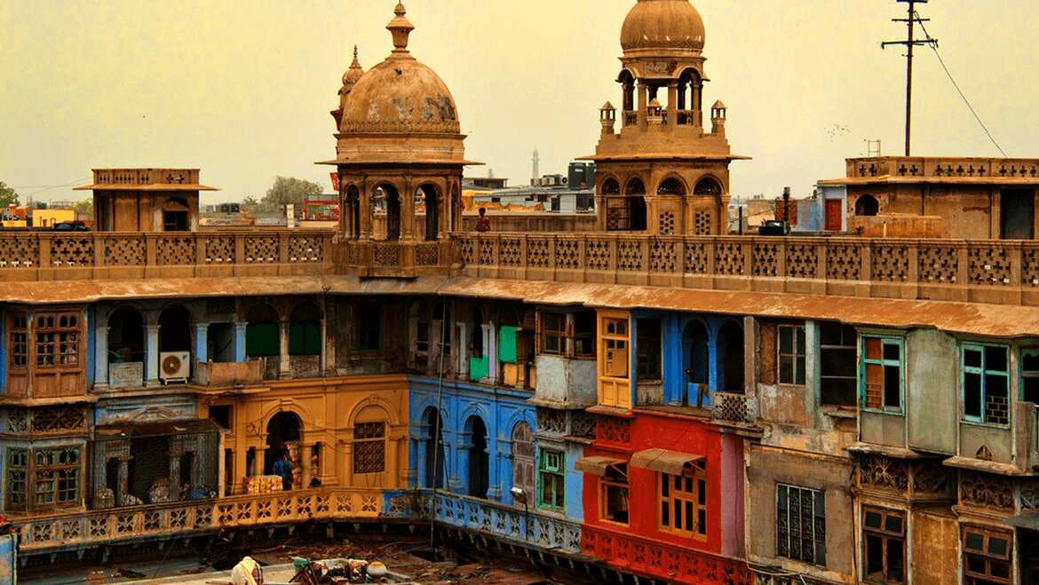 Holy places,Building,Architecture,Historic site,Sky,Tourism,Facade,Palace,City,Ancient history