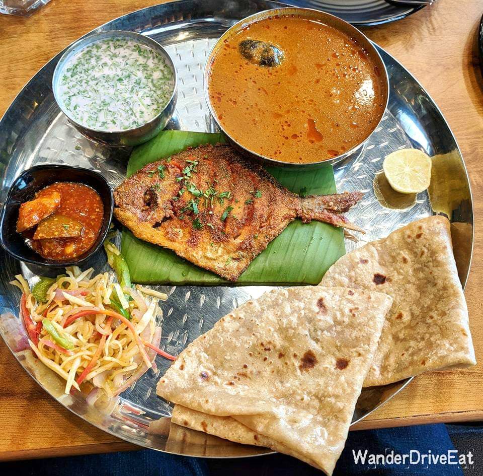 Dish,Food,Cuisine,Ingredient,Naan,Punjabi cuisine,Chapati,Produce,Indian cuisine,Roti