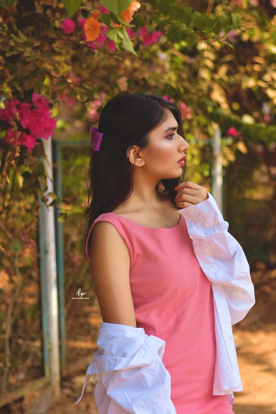 Pink,White,Lady,Shoulder,Beauty,Skin,Fashion,Photo shoot,Botany,Photography