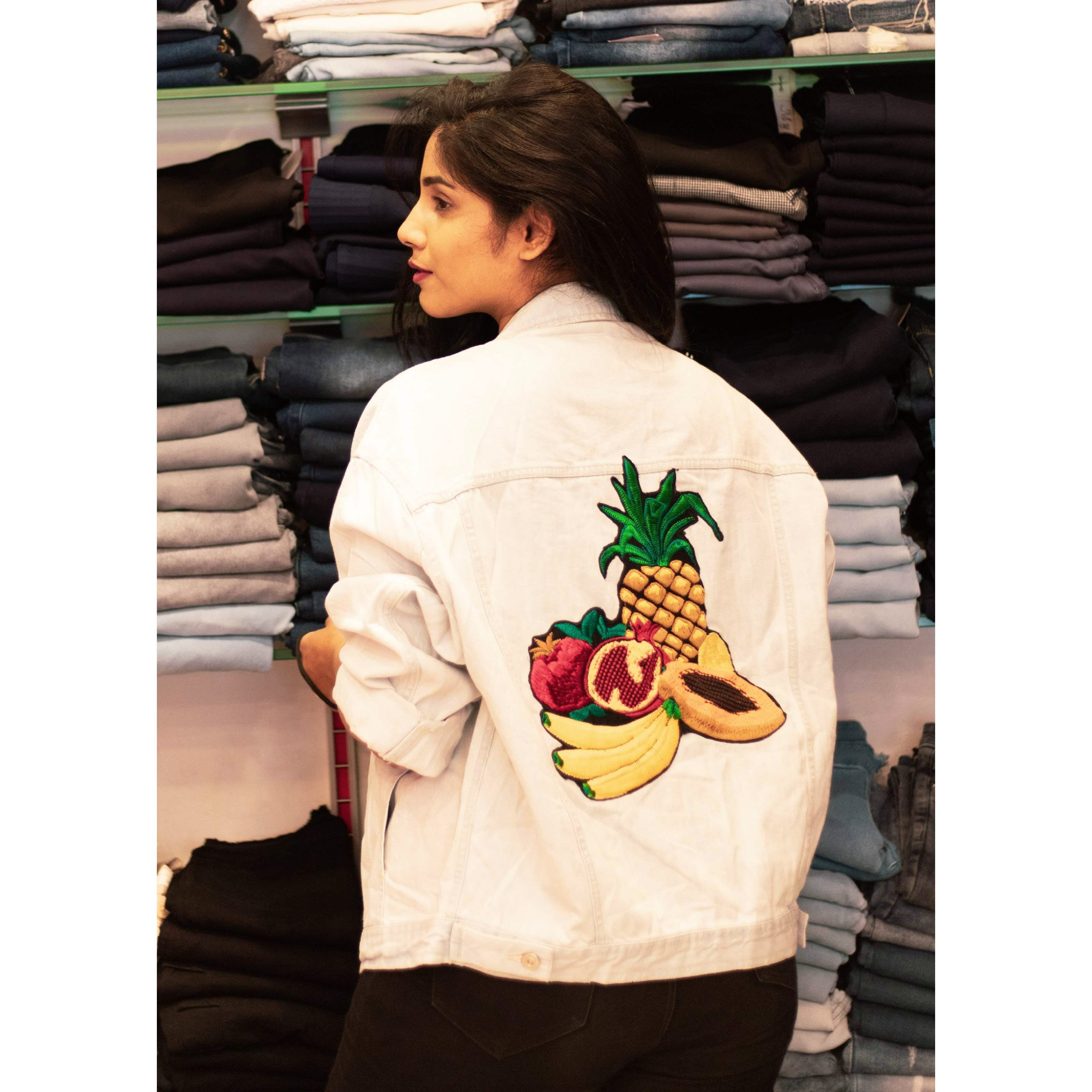 Pineapple,Clothing,Outerwear,Jacket,Sleeve,T-shirt,Arm,Long-sleeved t-shirt,Top,Fruit