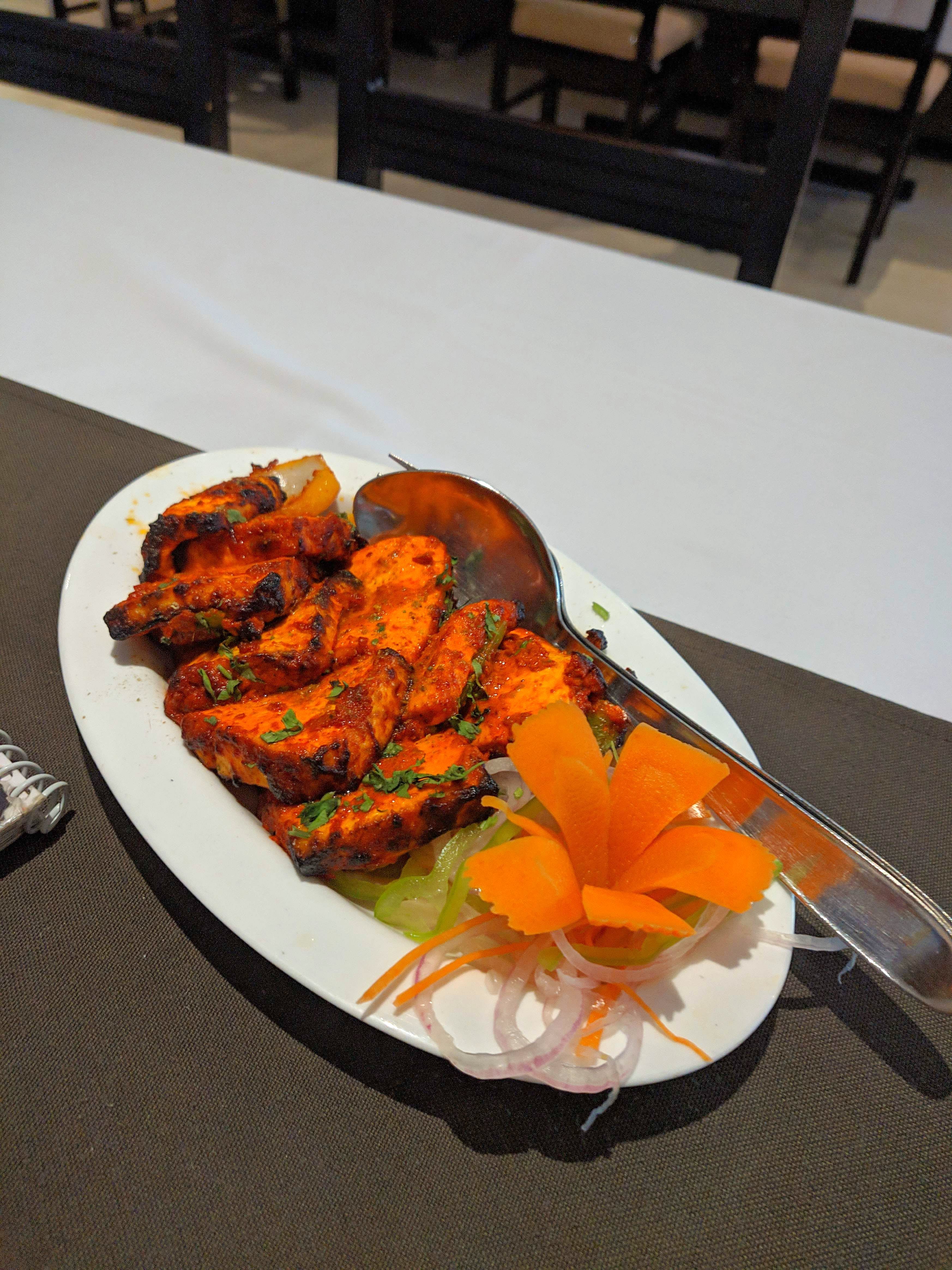 Dish,Food,Cuisine,Ingredient,À la carte food,Tandoori chicken,Finger food,appetizer,Chicken tikka,Produce