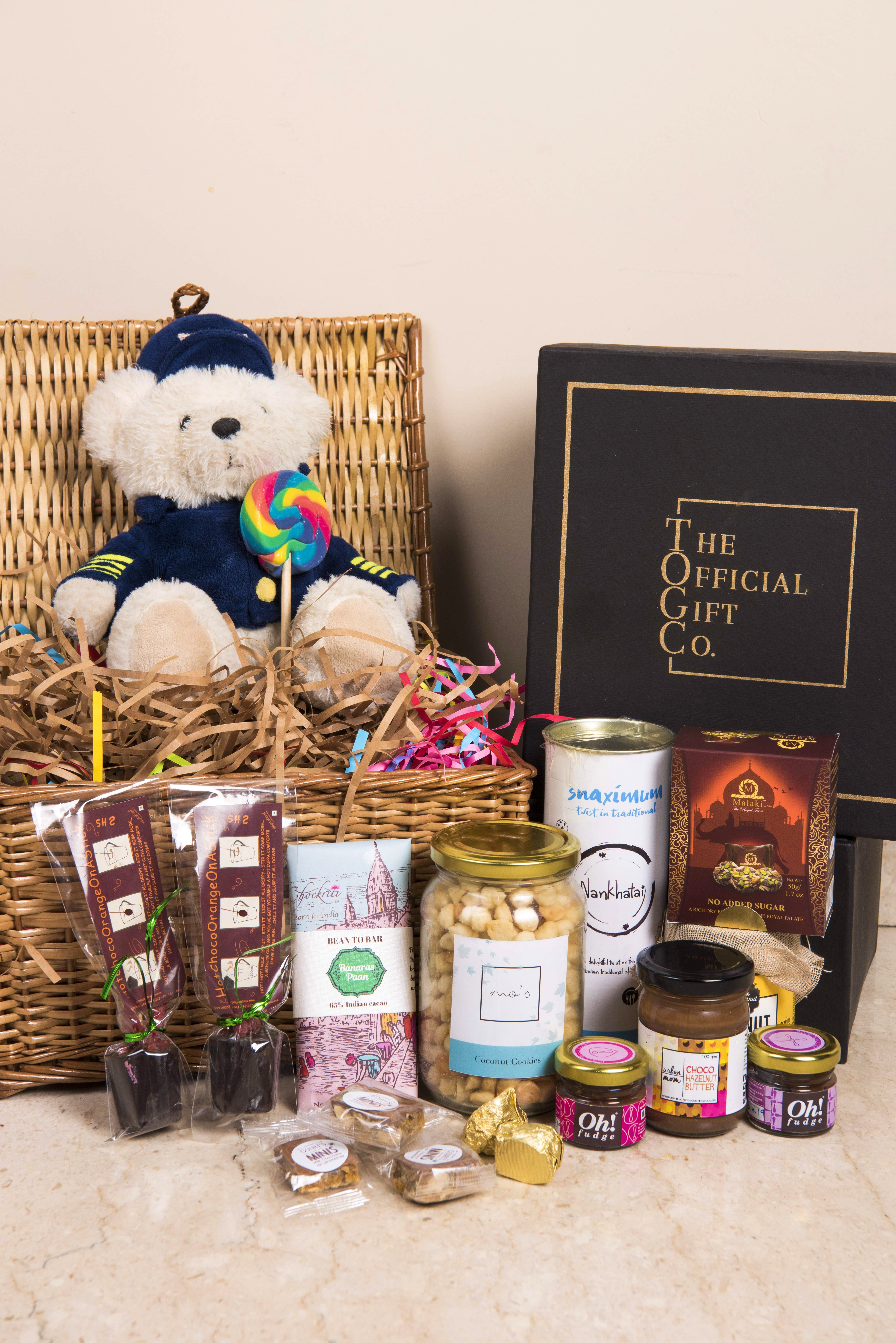Basket,Hamper,Present,Gift basket,Teddy bear,Home accessories,Snack,Food