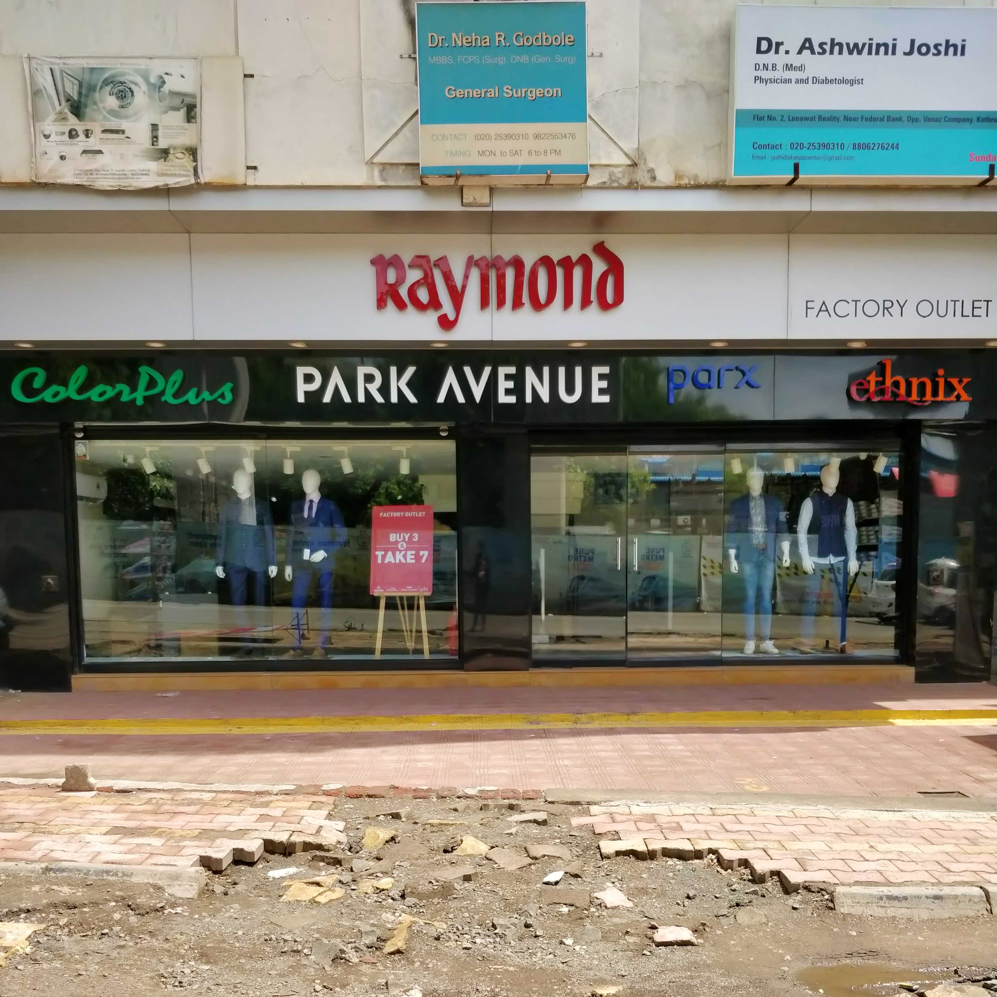 Building,Signage,Advertising,Facade