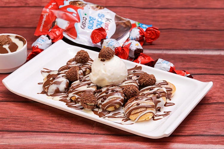 Food,Cuisine,Dish,Sundae,Dessert,Frozen dessert,Ice cream,Ingredient,Chocolate,Cream