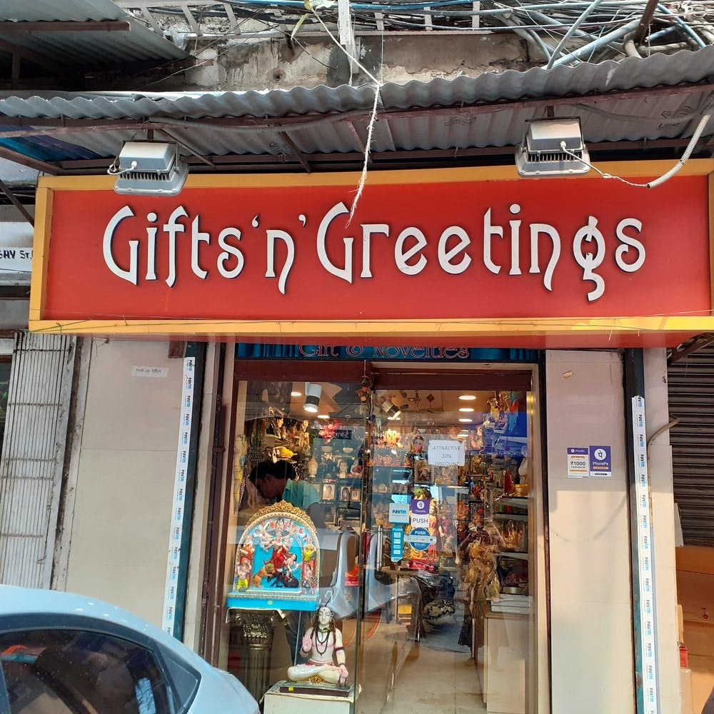 Send Beautiful Gifts to Kolkata with OyeGifts