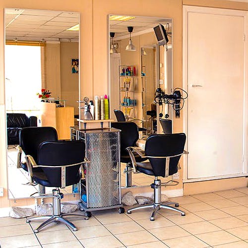 Beauty salon,Room,Product,Salon,Property,Furniture,Chair,Interior design,Building,Floor