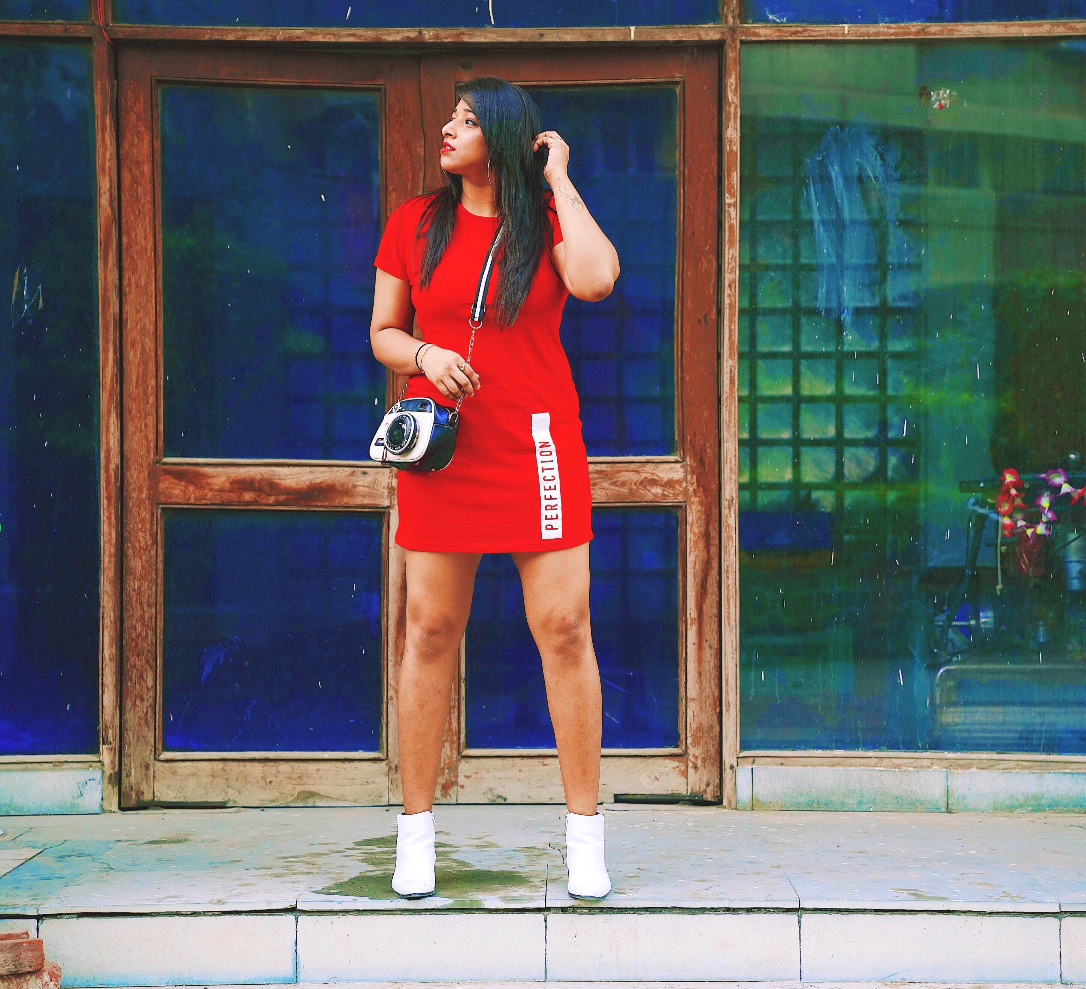 Red,Standing,Fashion,Human leg,Lady,Leg,Electric blue,Street fashion,Knee,Uniform