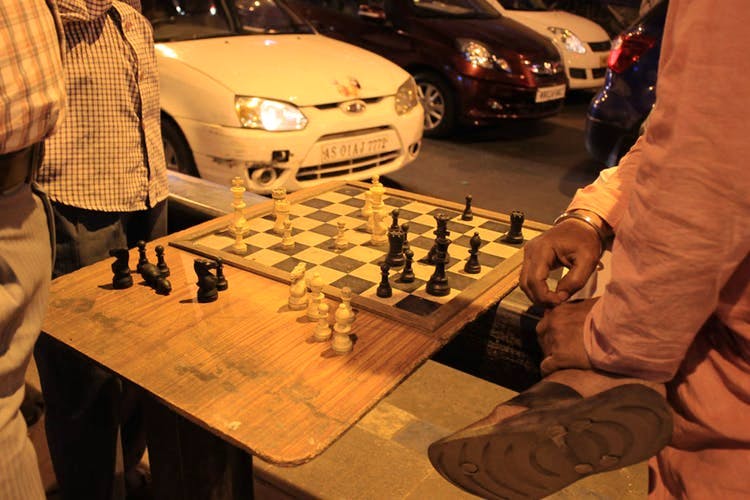 Chess Club  Meet some of the regular chess players and members of the  Gariahat Chess Club, under Kolkata's Gariahat flyover - Telegraph India