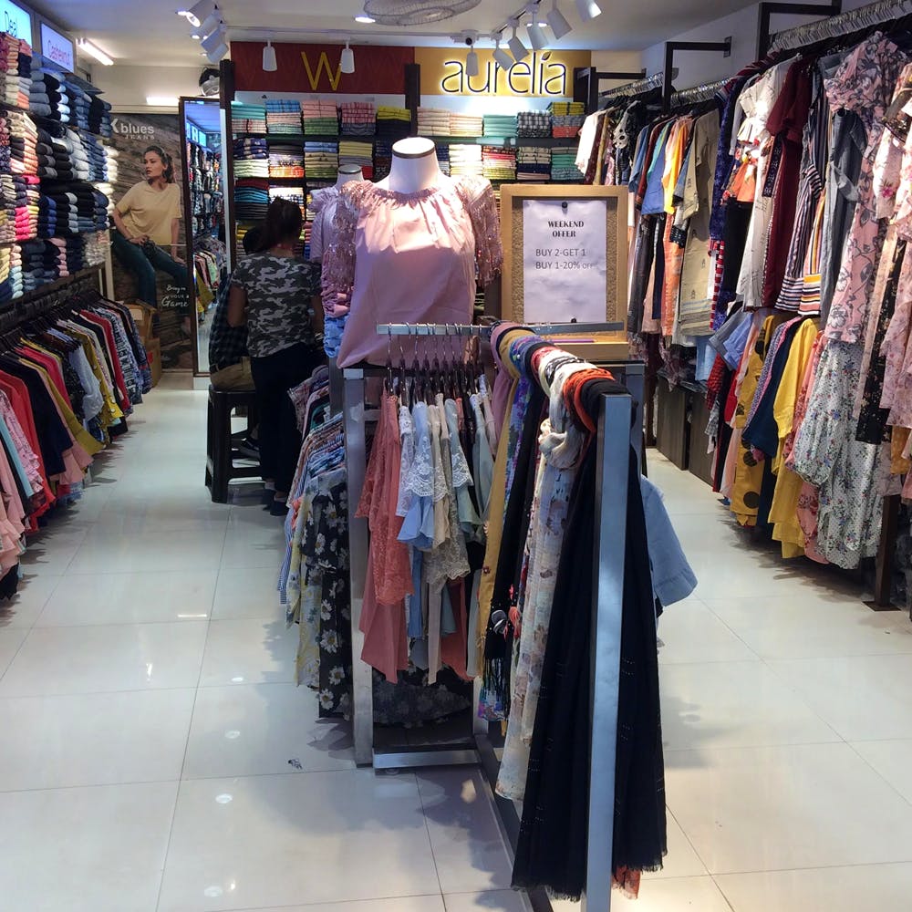 Fancy dress shop deals in shalimar bagh