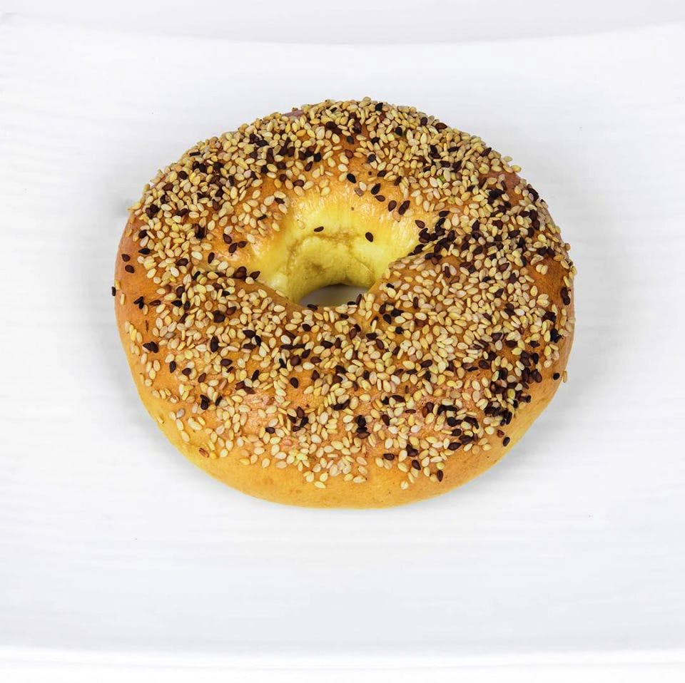 Bagel,Food,Dish,Cuisine,Ingredient,Baked goods,Sesame,Bialy,Doughnut,Produce