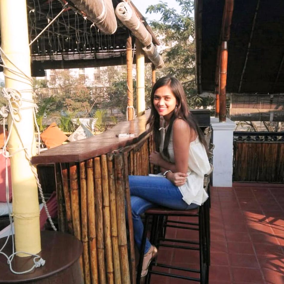 Sitting,Long hair,Leisure,Jeans