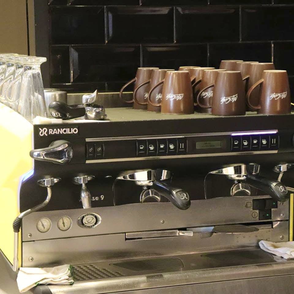 What is the best coffee machine for a cafe? - Kaapi Machines