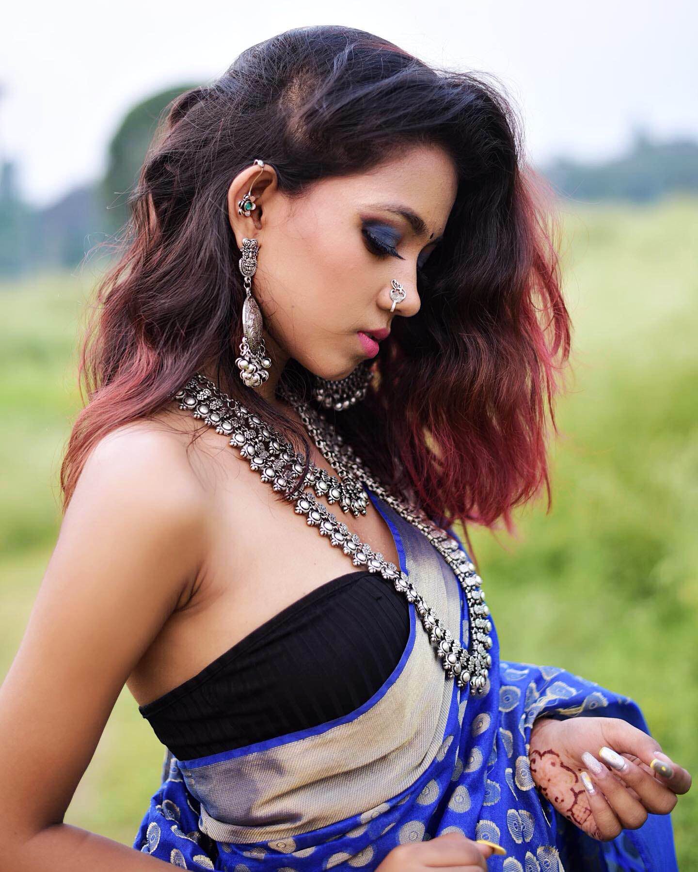 Oxidised Jewellery Indian with Saree | Indian photoshoot, Pretty girls  selfies, Indian fashion saree