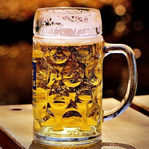 Beer glass,Beer,Mug,Drink,Drinkware,Glass,Beer stein,Wheat beer,Alcoholic beverage,Pint glass