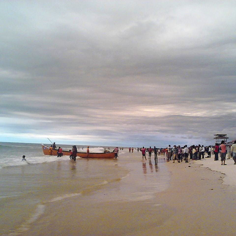 Body of water,Beach,Sky,Sea,Ocean,Coast,Shore,Cloud,Horizon,Sand