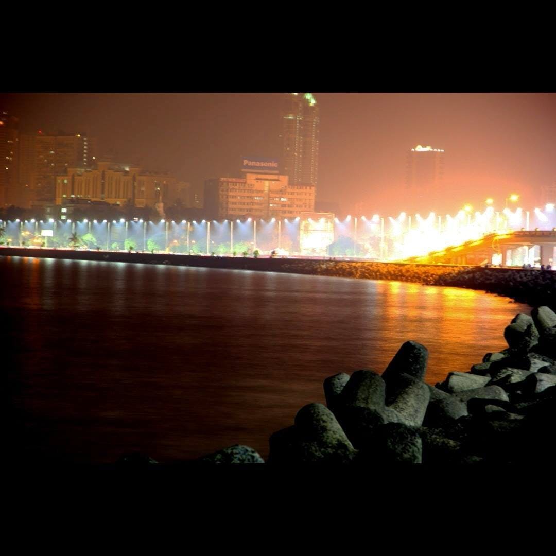 Sky,Night,Water,Light,Reflection,Morning,City,Cloud,River,Horizon