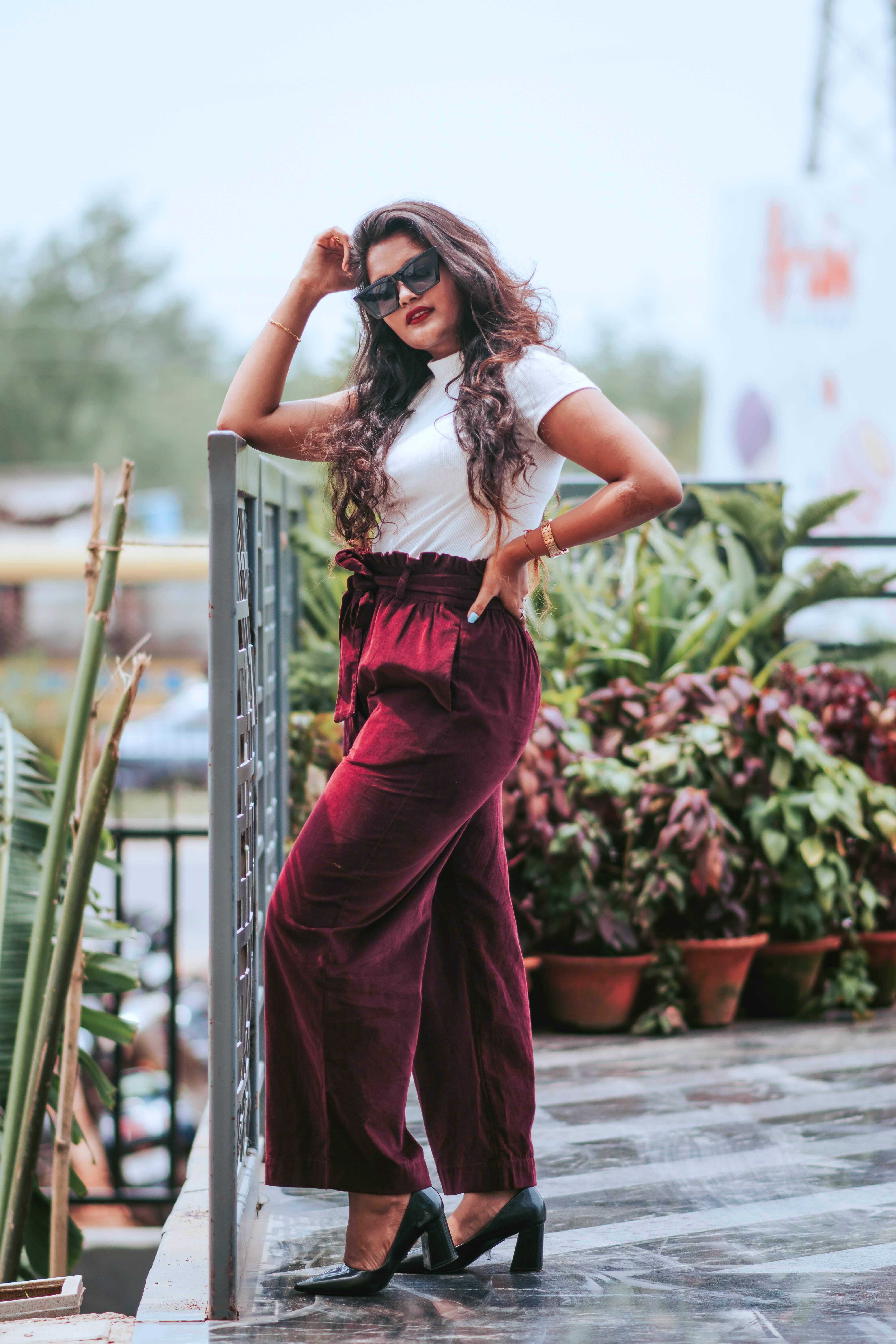 Clothing,White,Red,Maroon,Waist,Lady,Beauty,Photo shoot,Fashion,Brown