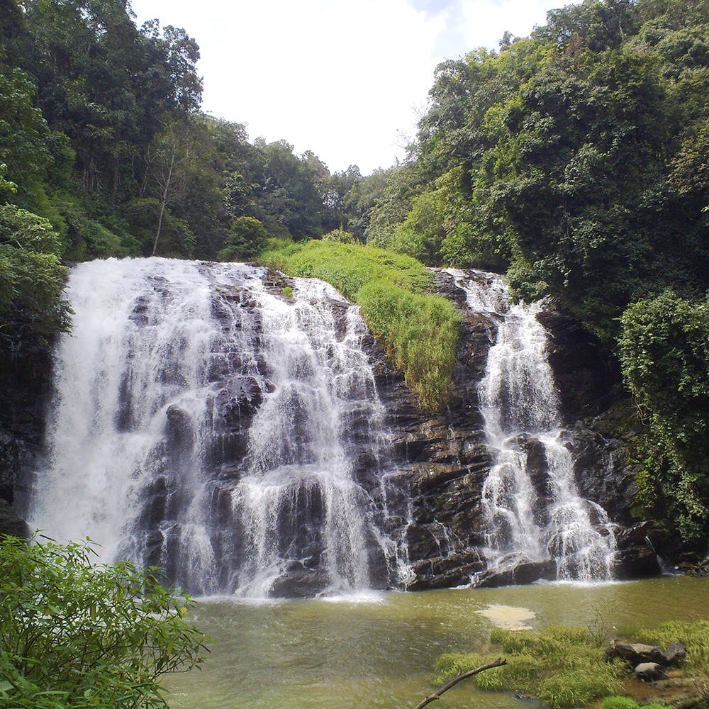 Waterfall,Water resources,Body of water,Natural landscape,Water,Nature,Nature reserve,Watercourse,Chute,Water feature